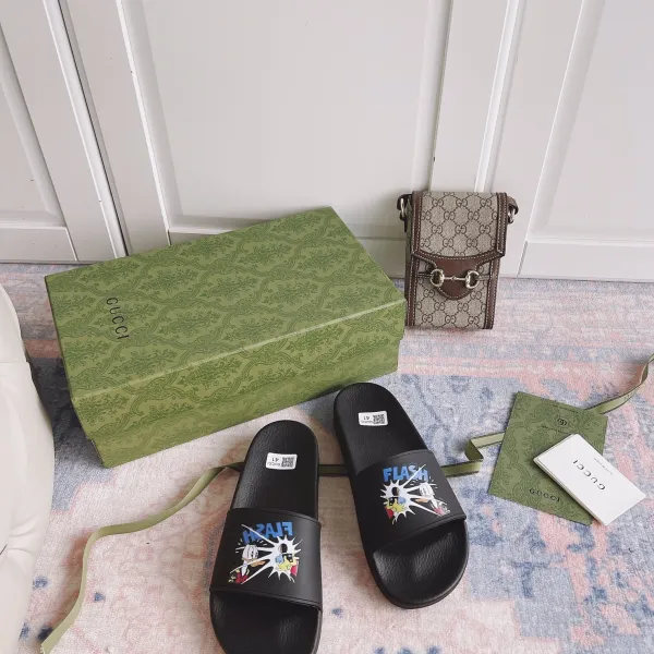 <p>Original Box & Dust Bag included</p>