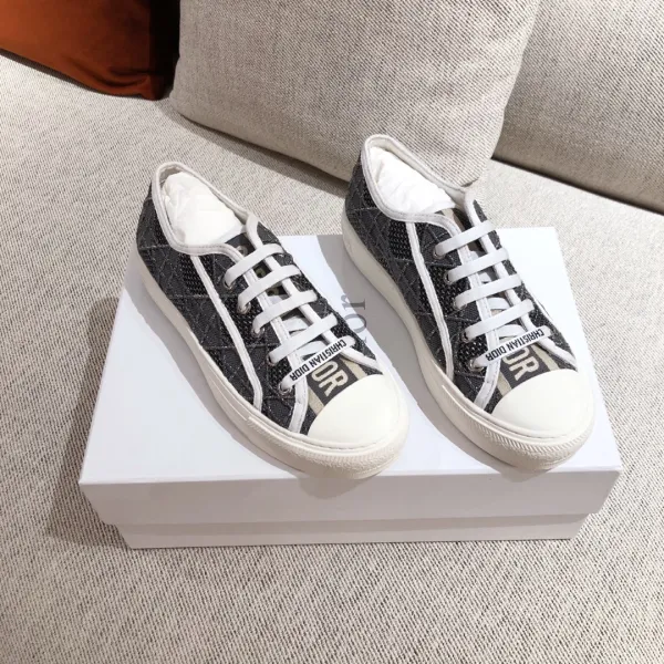 DIOR SNEAKERS 76