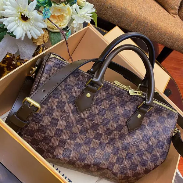 <p>Style: N41367</p>
<p>Size: <bdo class="lv-product-detailed-features__dimensions" dir="ltr">30 x 21 x 17 cm / L 11.8 x H 8.2 x W 6.6 inches<br />
(Depth x Height x Width)</bdo></p>
<p>Dust bag included</p>