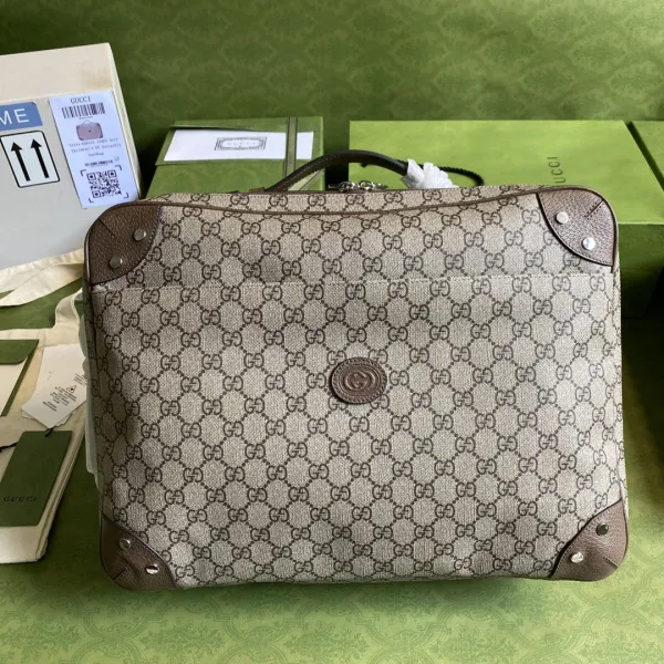 <p>Style:  658543</p>
<p>Size:     41*30*10   CM</p>
<p>Original box & dust bag included</p>