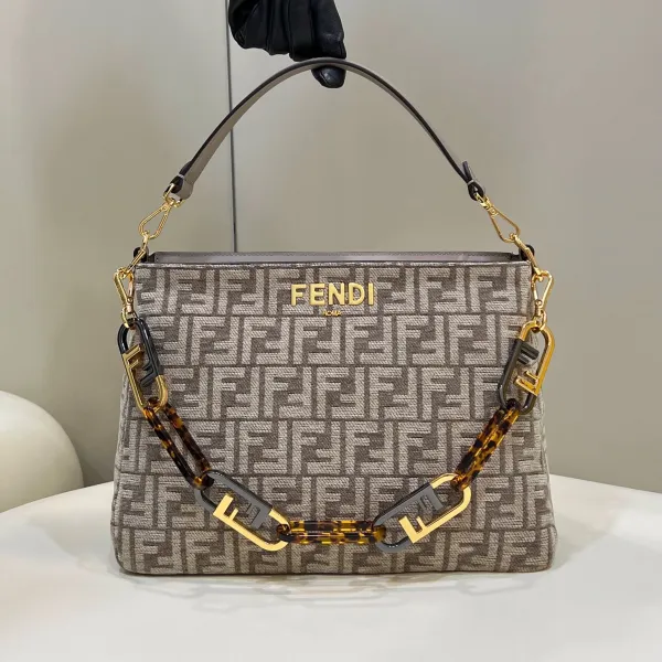 <p>Style:  8580</p>
<p>Size:     35*14*23   CM</p>
<p>Original box & dust bag included</p>