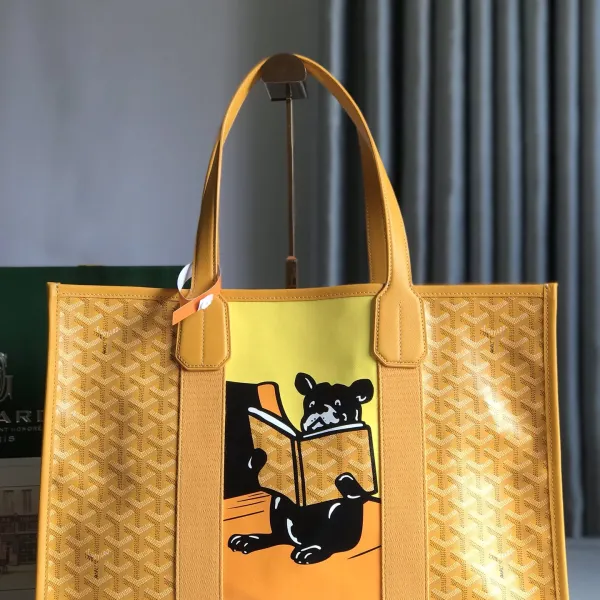<p>Style: 020220</p>
<p>Size:  45.5*35*15.5 CM</p>
<p>Original Box & Dust Bag included</p>