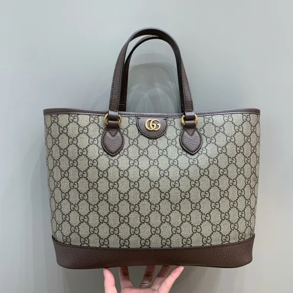 <p>Style:  765043</p>
<p>Size:  31*25 *13 CM</p>
<p>Original Box & Dust Bag included</p>